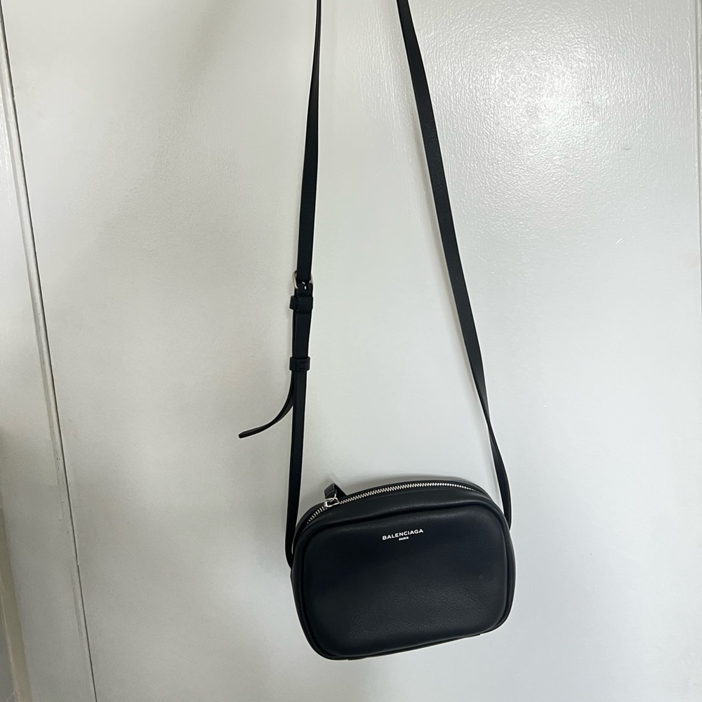 💯New Balenciaga XS Black Everyday Crossbody - Picture 11 of 14